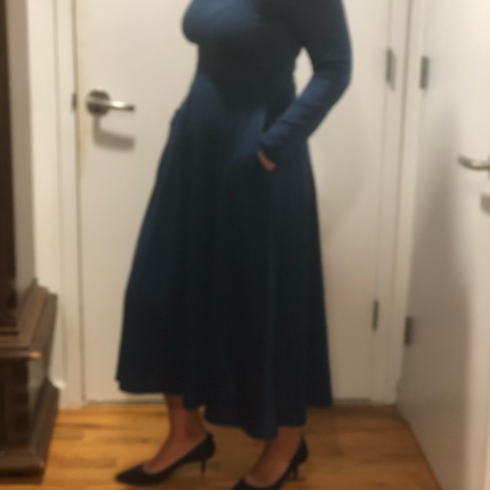 Woman Midi Long Sleeve Dress. Size M/L.